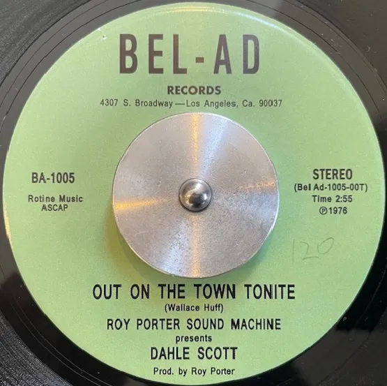 ROY PORTER SOUND MACHINE PRESENTS DAHLE SCOTT / OUT ON THE TOWN TONITE / GIVIN' ME THE BLUESのアナログレコードジャケット (準備中)