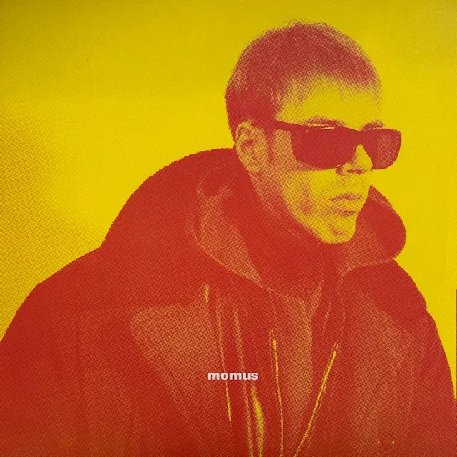 MOMUS / VOYAGERのアナログレコードジャケット (準備中)
