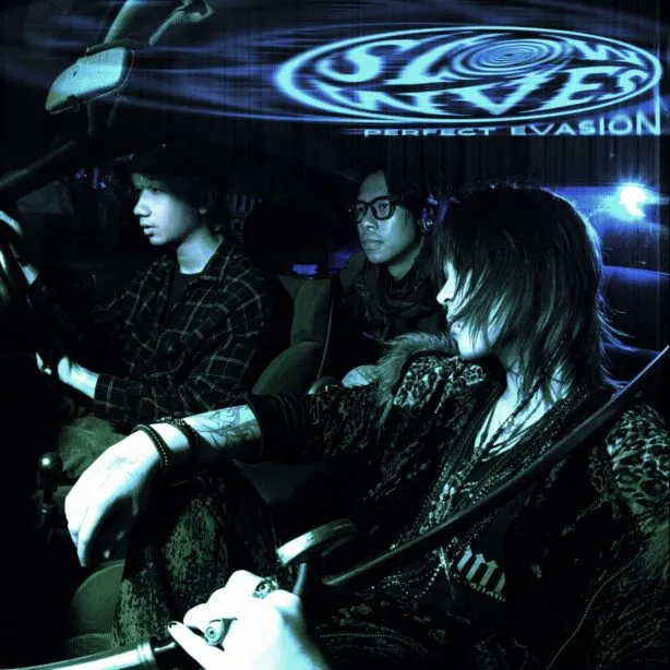 SLOWWVES / PERFECT EVASIONのアナログレコードジャケット (準備中)