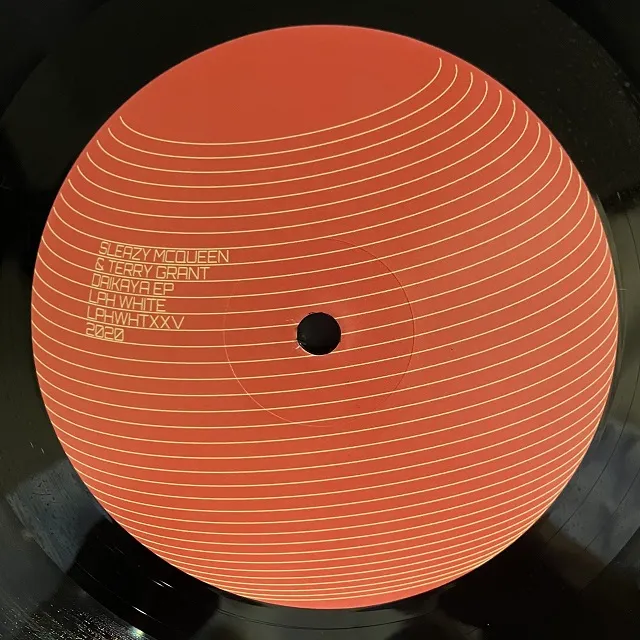 SLEAZY MCQUEEN, TERRY GRANT / DAIKAYA EPのアナログレコードジャケット (準備中)
