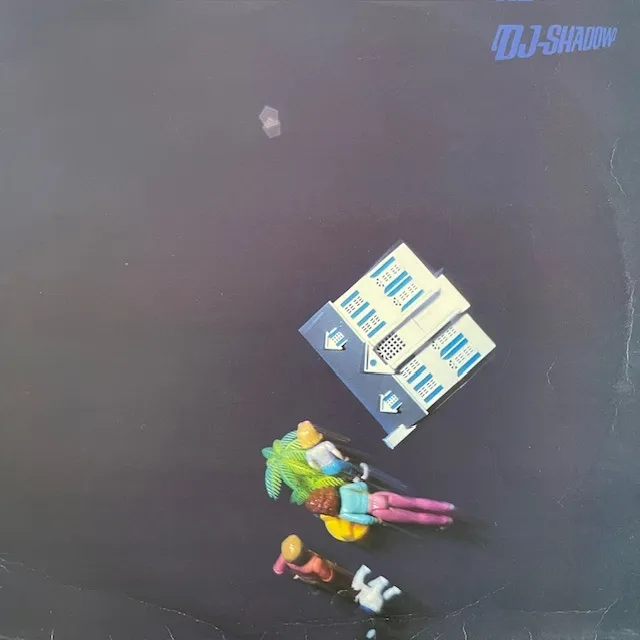 DJ SHADOW / MIDNIGHT IN A PERFECT WORLD (UK MO'WAX ORIGINAL PRESS)のアナログレコードジャケット (準備中)